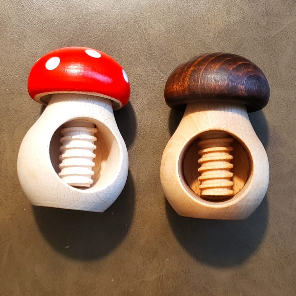 x4 Mushroom Nutcrackers Red Polka & Brown Nutcrackers from Europe